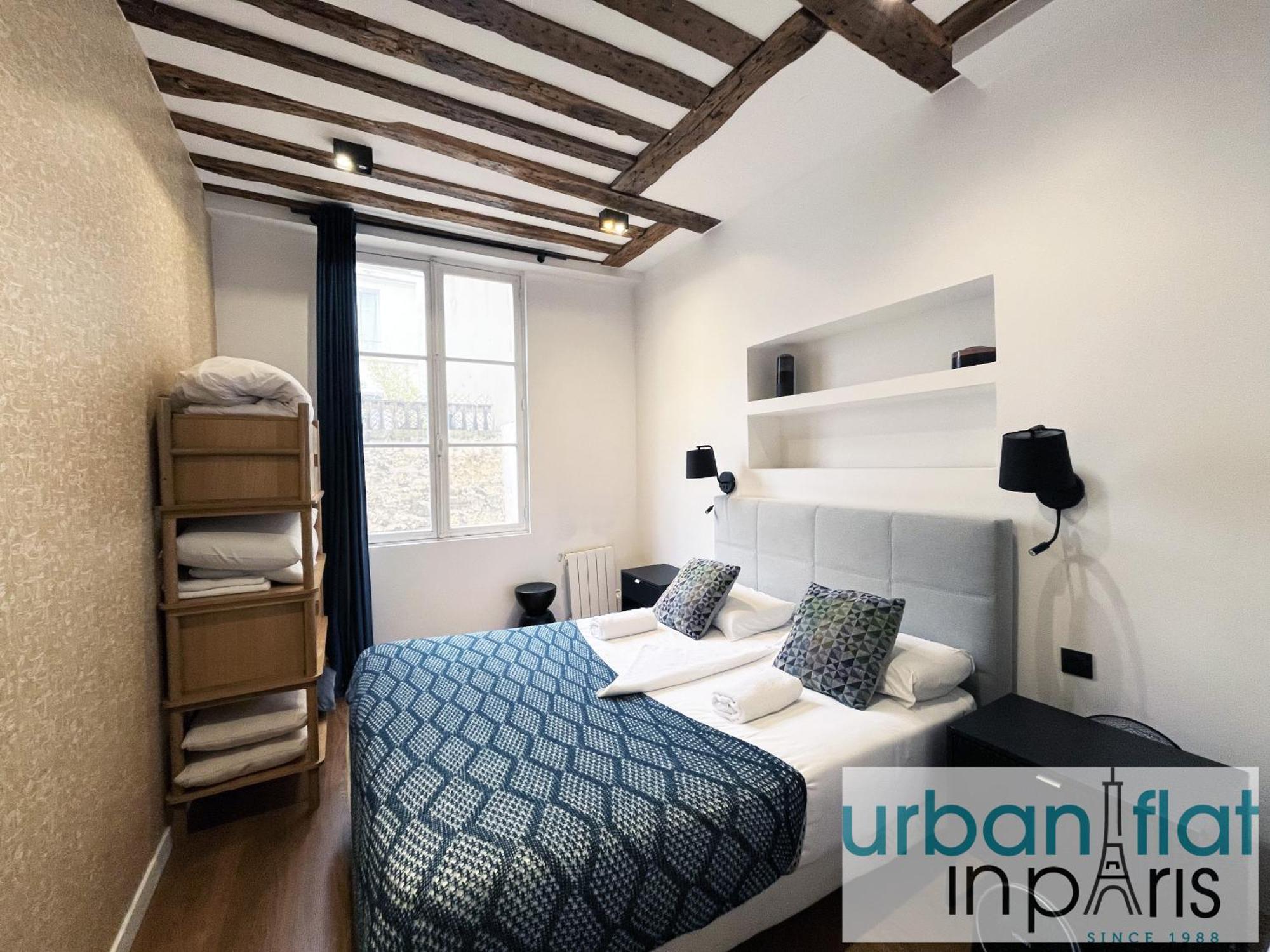 Urban Flat 108 - Classic Parisian 4 Bdr Flat Apartment