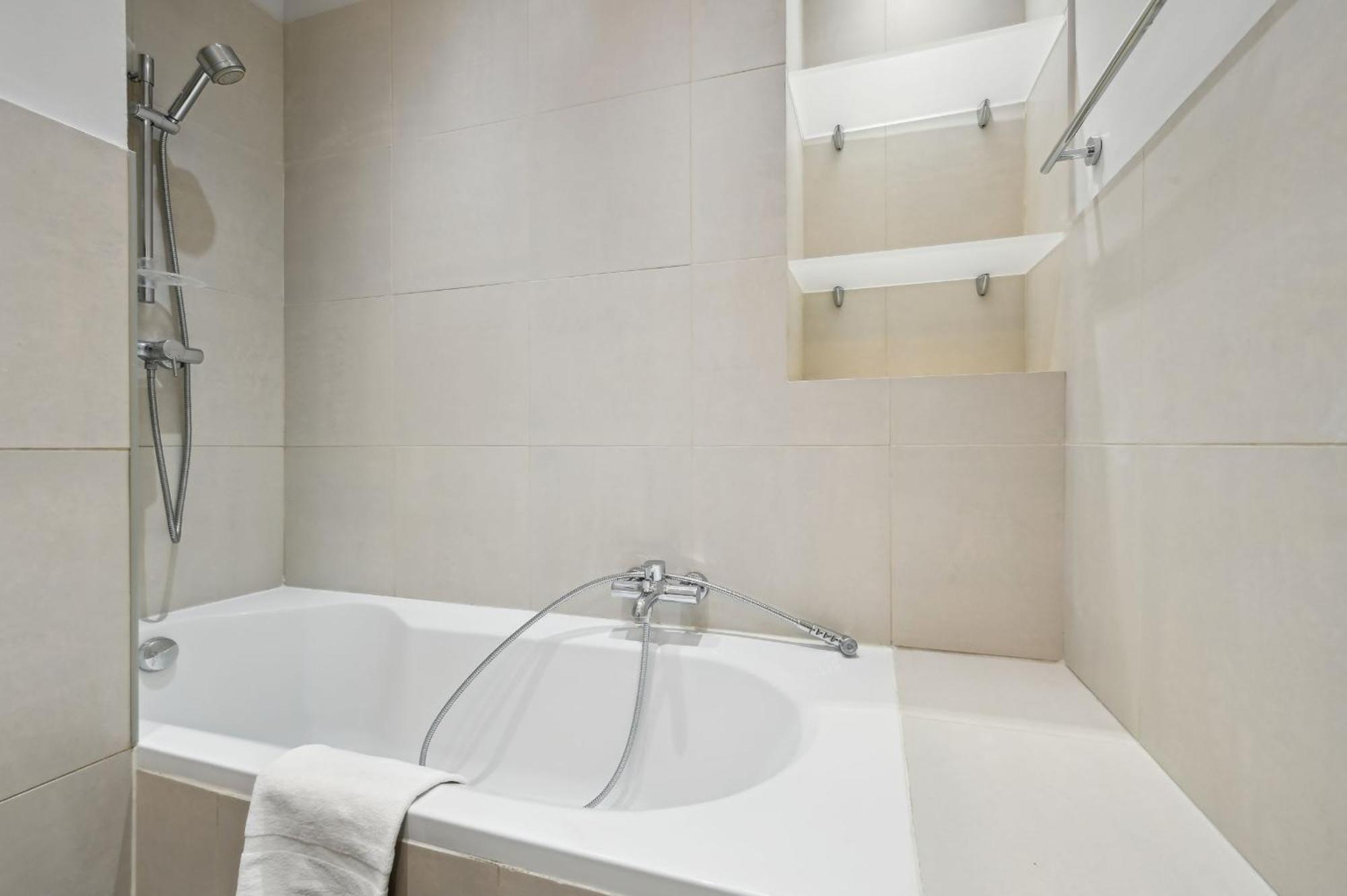 Champs-elysees & Arc De Triomphe - Cityapartmentstay Appartement *