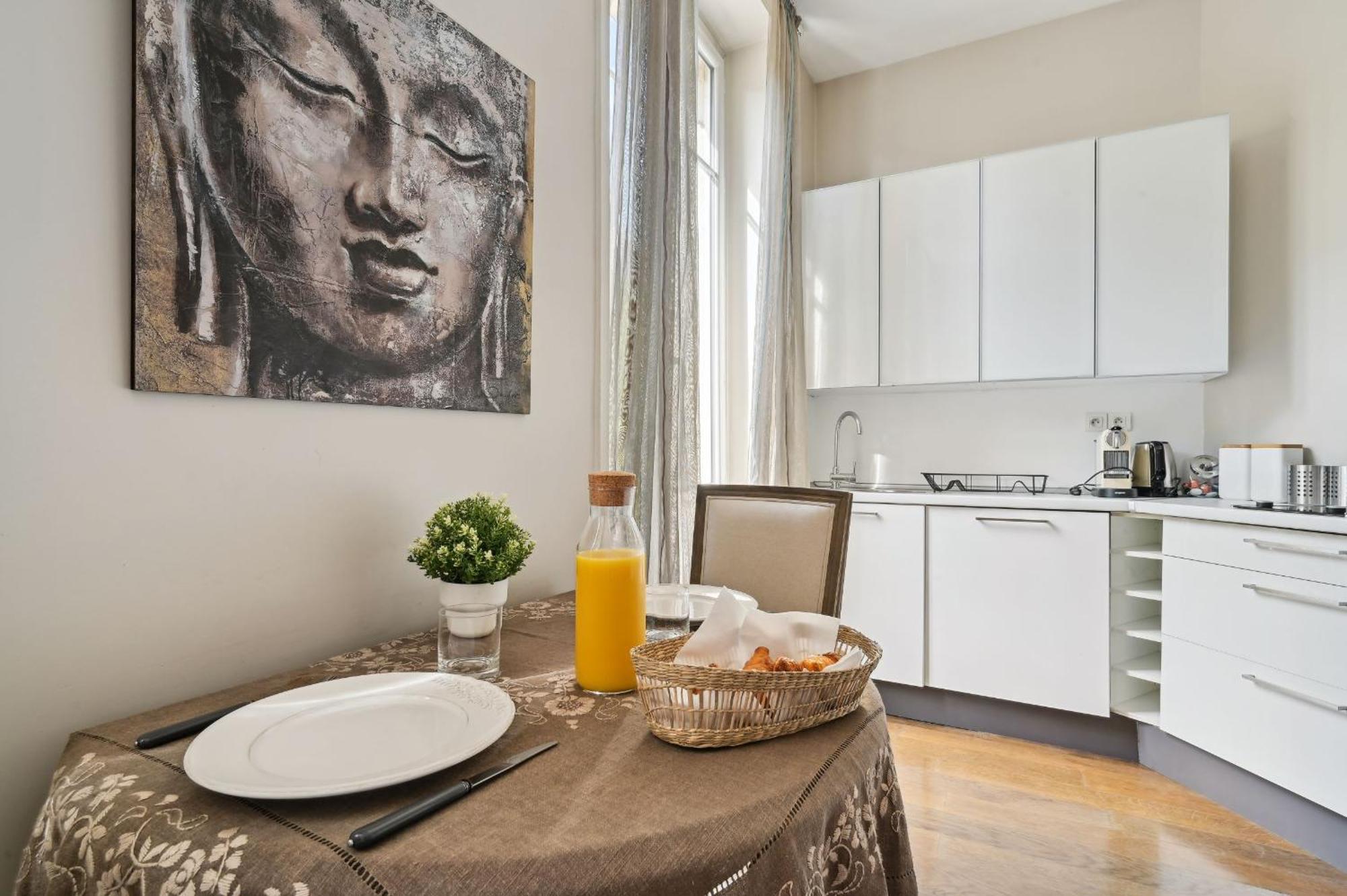Champs-elysees & Arc De Triomphe - Cityapartmentstay Appartement