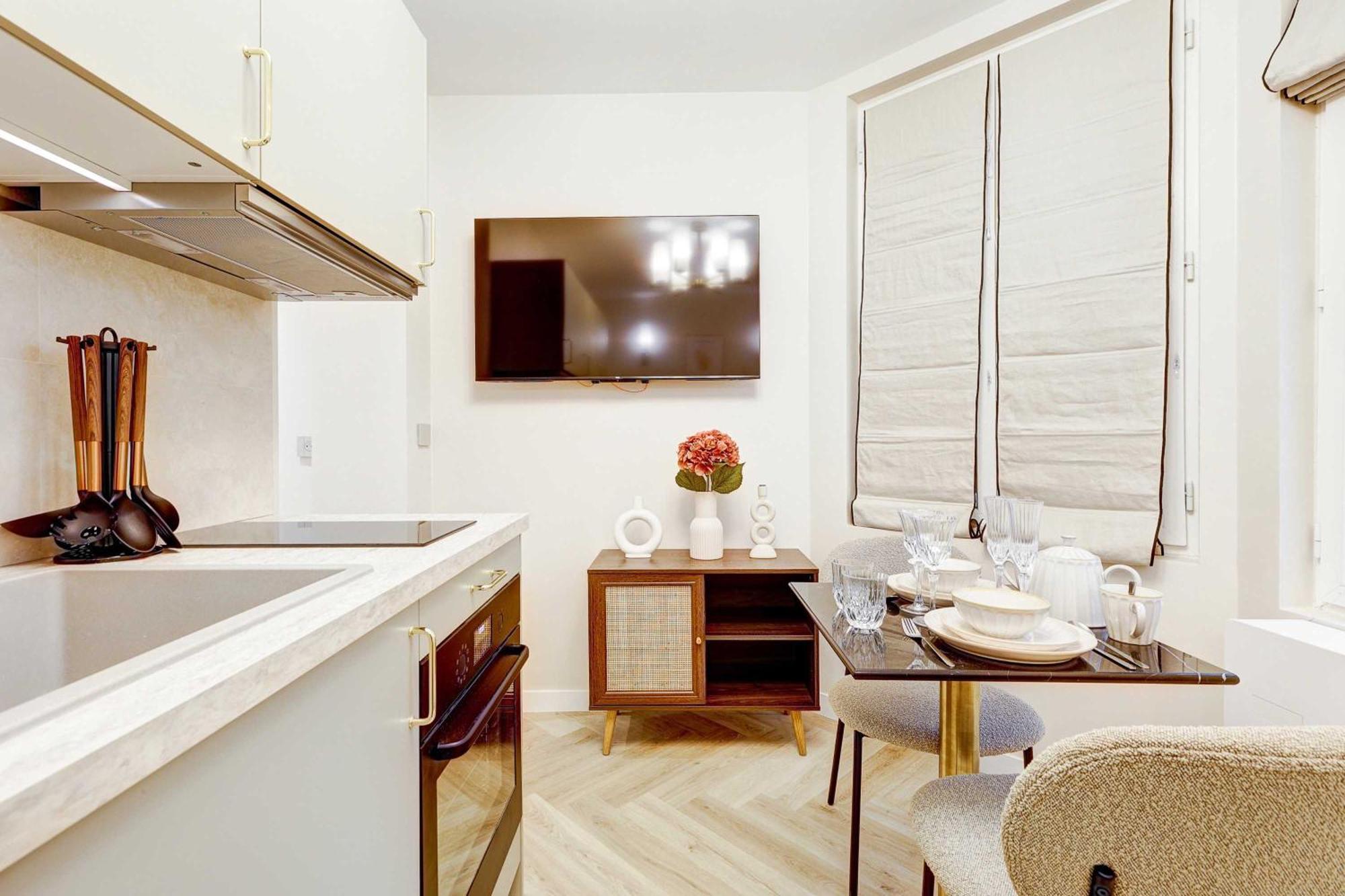 De Charme With Ac Pres De Republique Apartment