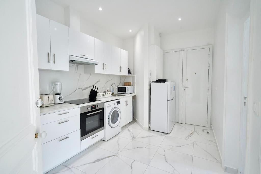 Le Magenta - Coeur De - Canal Saint Martin - 3 6 Personnes Apartment *