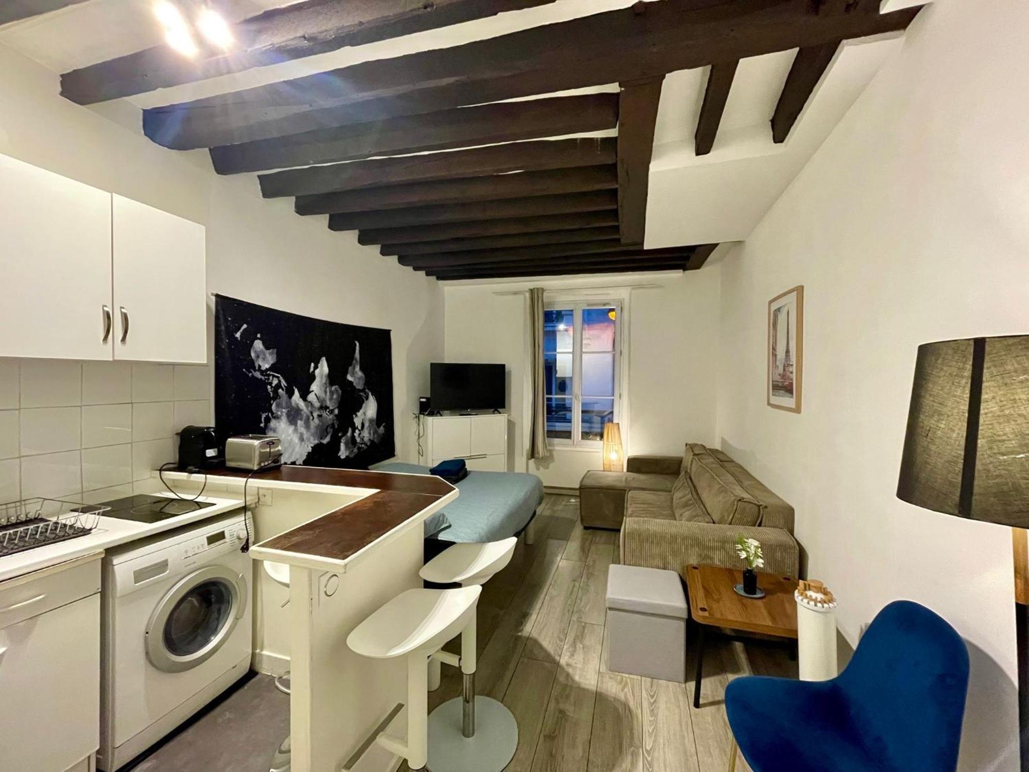 Studio Champs Elysees Ponthieu Apartment Paris