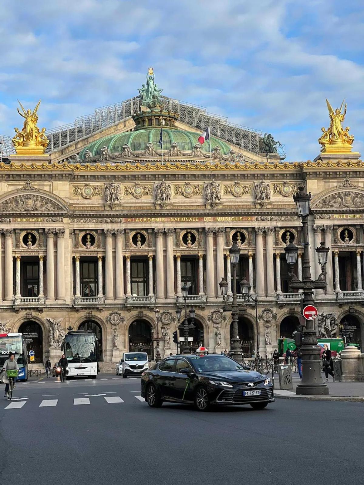 Apartment Chic With Ac 3br 6p Palais Garnier Paris