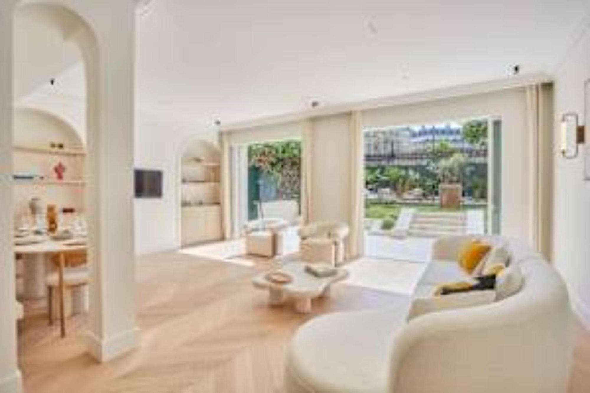 Sumptuous With Garden Arc De Triomphe Apartment