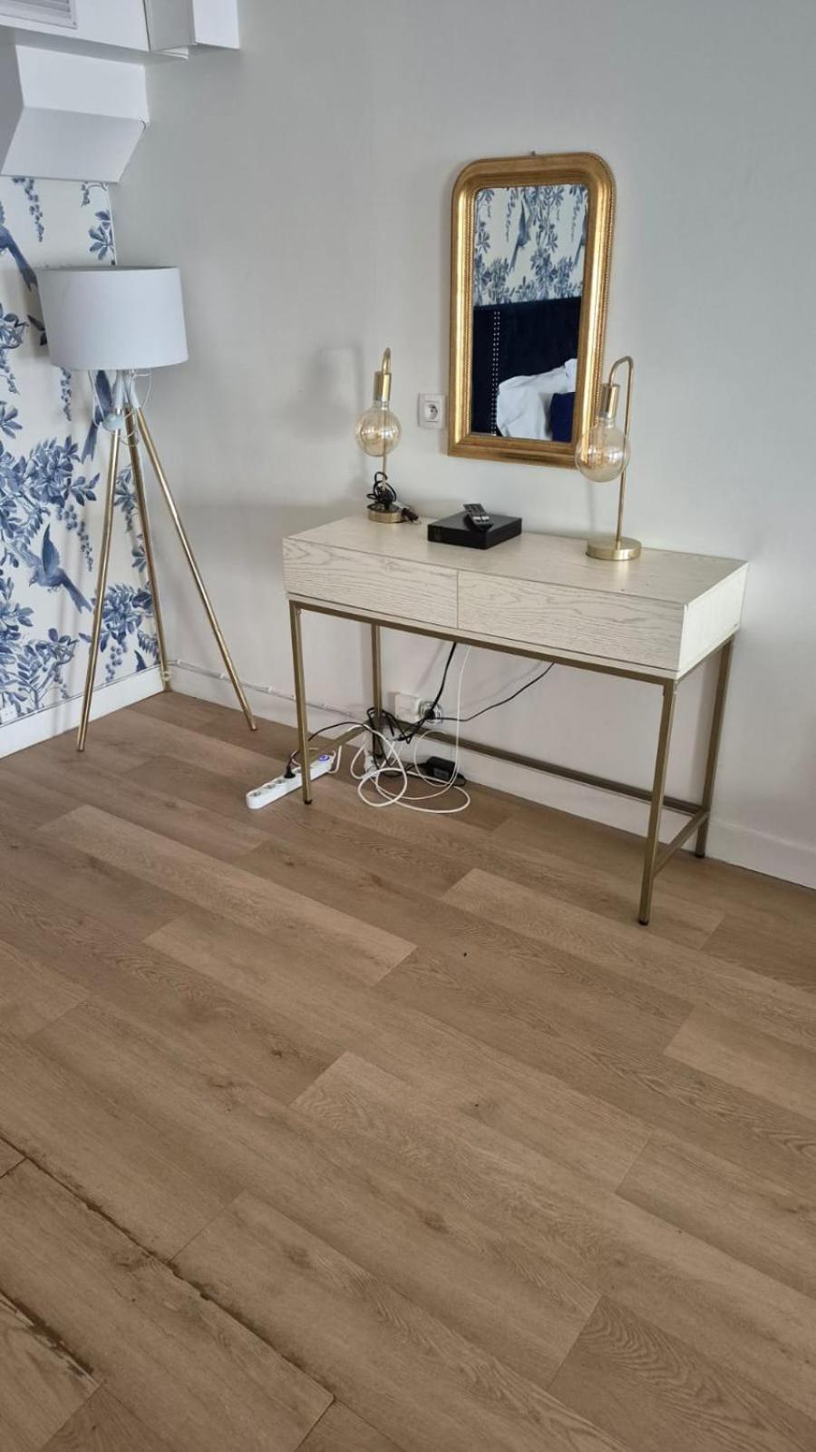 Apartment Modern French Canal St Martin *