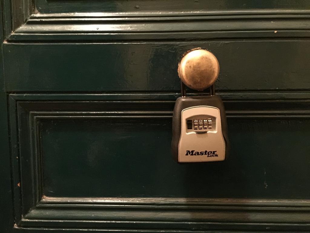 Le Marais Rosiers Apartment *