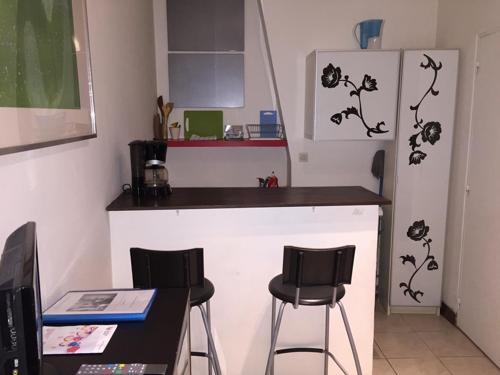 Le Marais Rosiers Apartment