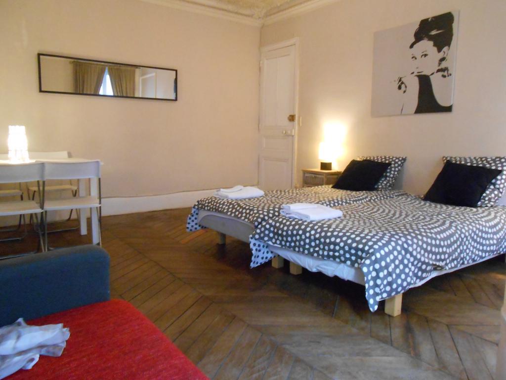 Le Marais Rosiers Paris