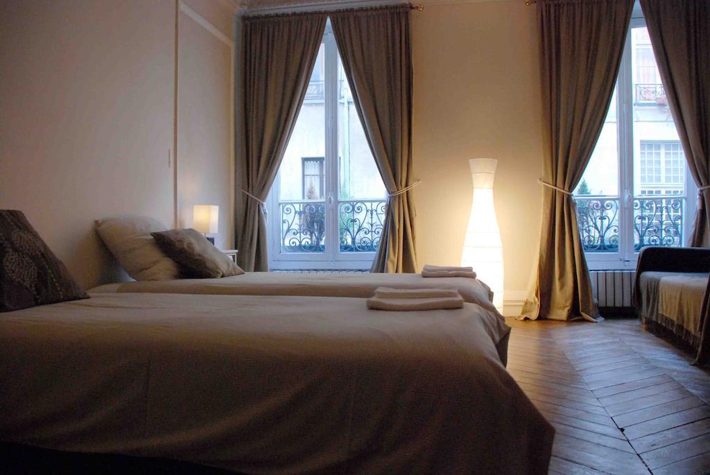 Apartment Le Marais Rosiers Paris