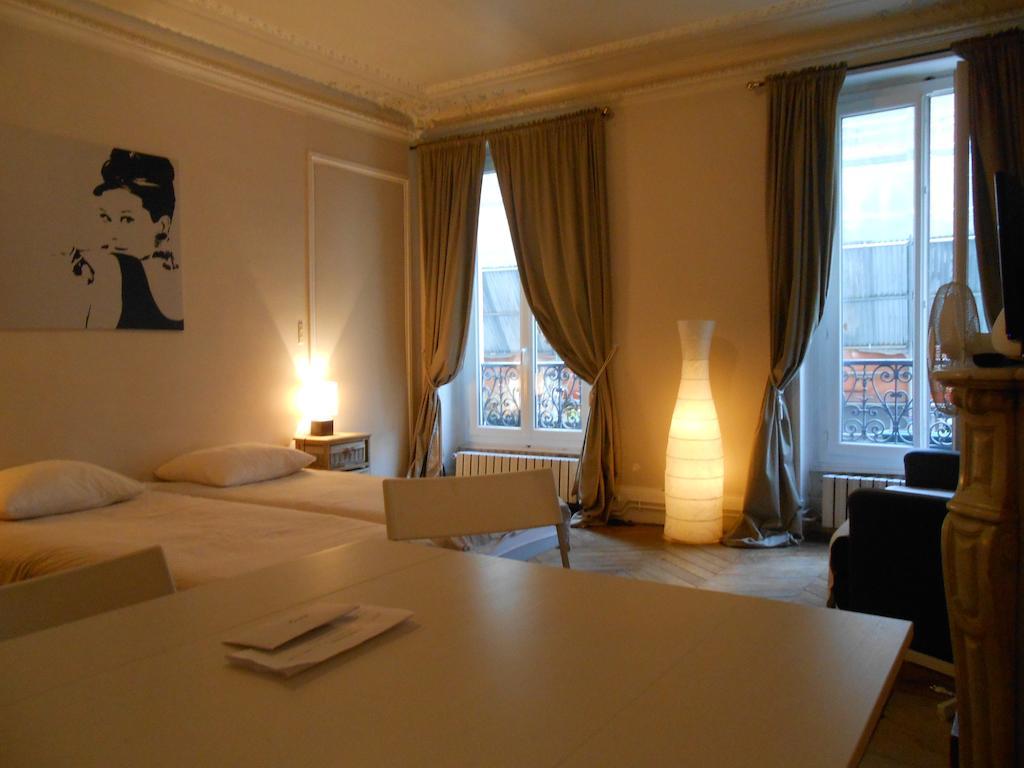 Apartment Le Marais Rosiers Paris