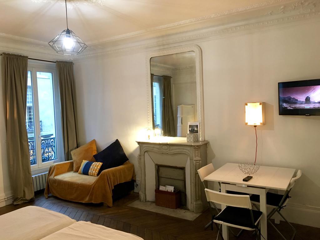 Le Marais Rosiers Paris