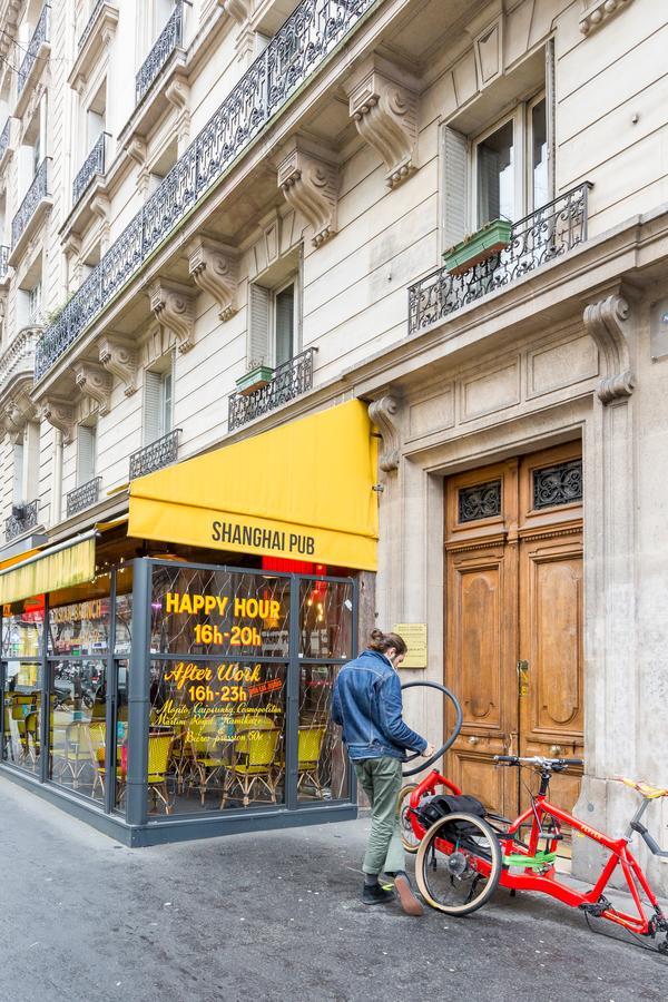 Veeve - Republique In Colour *