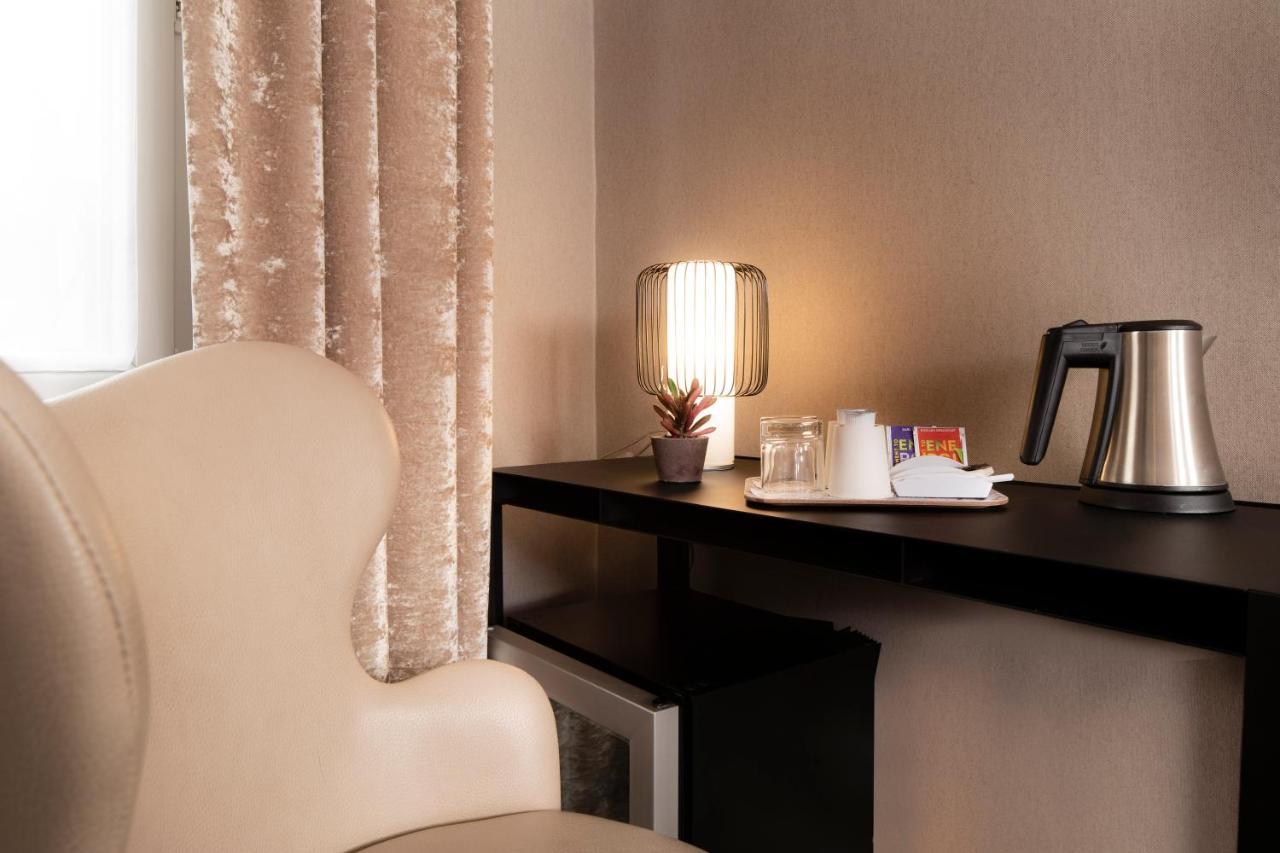 Hotel Plaza Etoile 3*