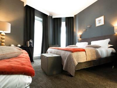 Hotel Plaza Etoile 3*