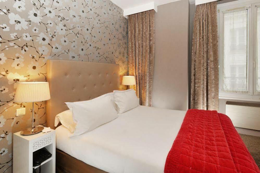 Plaza Etoile 3* Paris