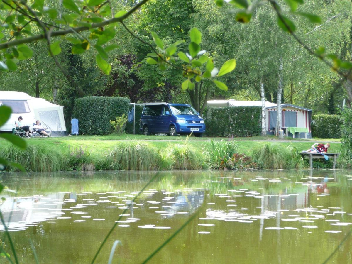 Camping Du Vivier Aux Carpes *