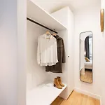 Central And Renovated Parisian Apartment, 6-7 Guests