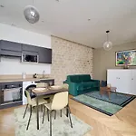 Gorgeous Apartment For 4 People In The Heart Of Paris