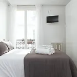 Rue Saint Honore - Louvre City Apartment