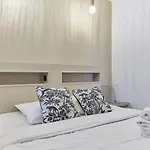 Apartment Loft Pere Lachaise By Studio Prestige