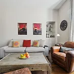 Champs-Elysees & Arc De Triomphe - City Apartment