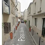 Studio Parisien Tout Eiffel 7E