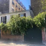 Une Maison A Paris