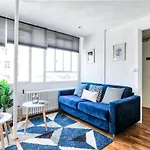 Love Nest Apartment Near Department Stores - 6P