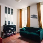 Duplex Sur Cour Arboree