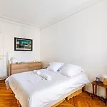 Guestready - Appartement Parisien Dans Le 10Eme