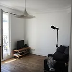 Private Room With Bathroom In Sunny Flat