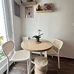 Modern Apt Near Montmarte 2 Mins From Metro Chateau Rouge