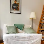Charming Studio Apartment With Patio Passerelle