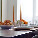 Convivialite Pour 8 Personnes - Parc Monceau