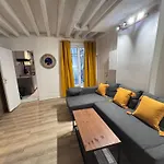 Central Flat For 7