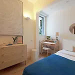 Elegant Studio Avenue Montaigne