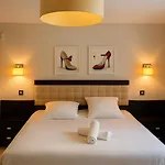 Garden Flat In Paris 16