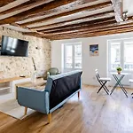 Typical Parisian Flat - Le Marais - Musee Picasso