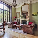 Appartement avec 2 chambre(s) de 95 m² et 2 salle(s) de bains privée(s) à 8e - Champs-Élysées