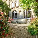 Appartement avec 2 chambre(s) de 95 m² et 2 salle(s) de bains privée(s) à 8e - Champs-Élysées