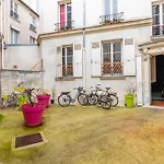 Enjoy The Traditional Parisian Life