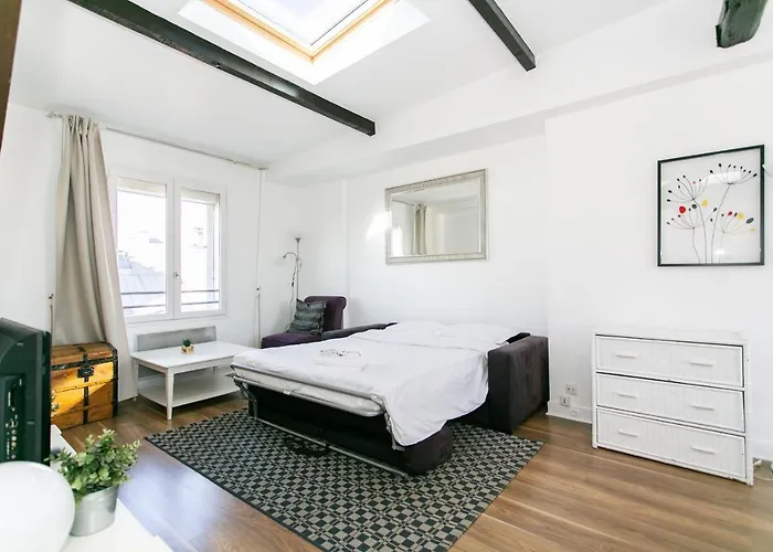 Upper Marais Paris City Apartment