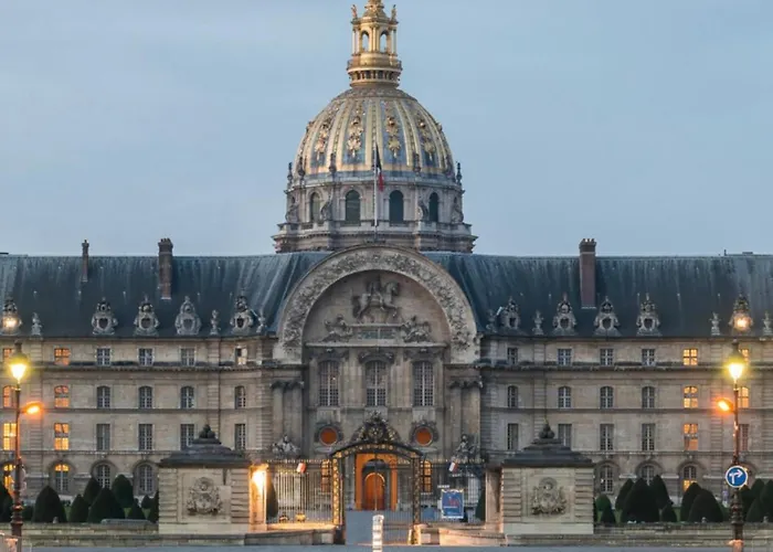 Studio Parisien Tout Eiffel 7E