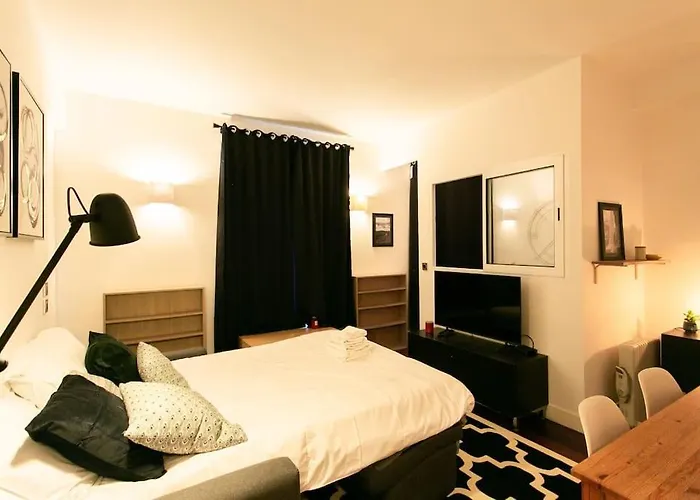 Appartement Trois Pieces Au Coeur De Montmartre