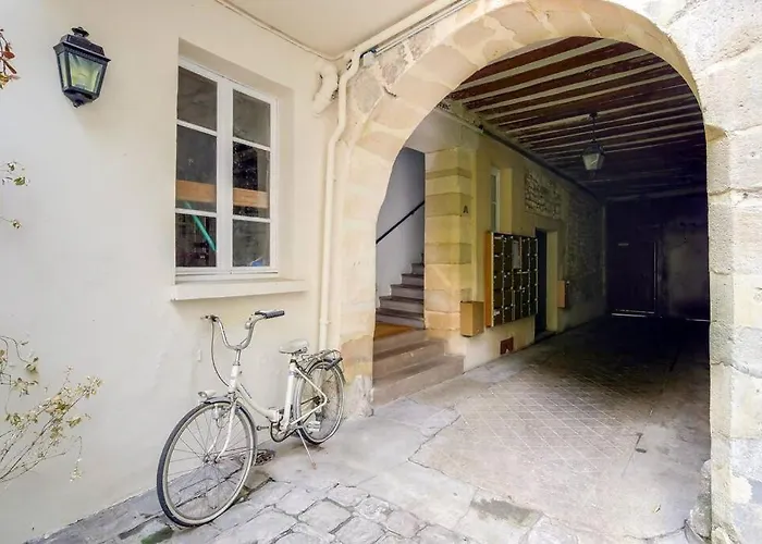 Unique Studio In Marais