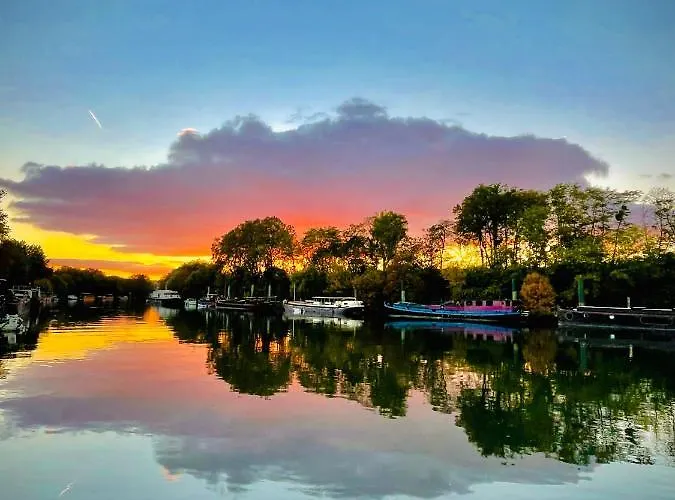 Cabine sur péniche à Bagatelle