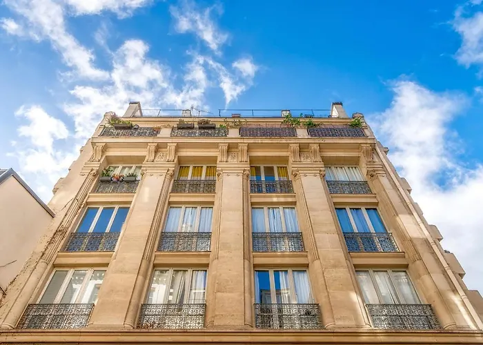 Marais - Montmorency 2Bdr By B\'Your Home
