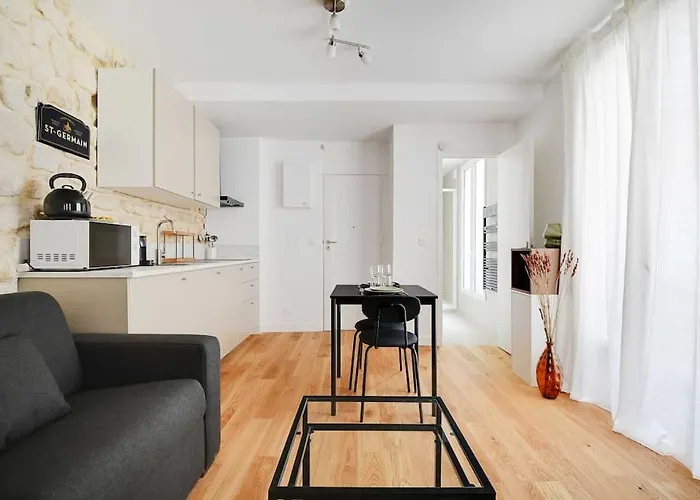 Charming Apartment In Le Marais