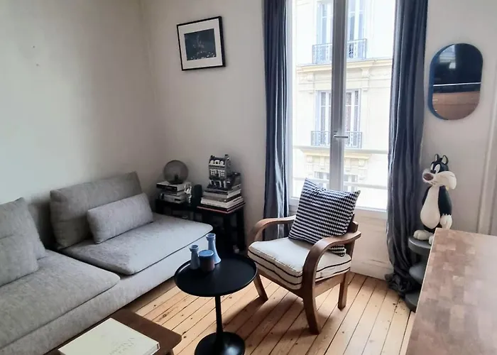 Appartement De Charme Dans Les Batignolles