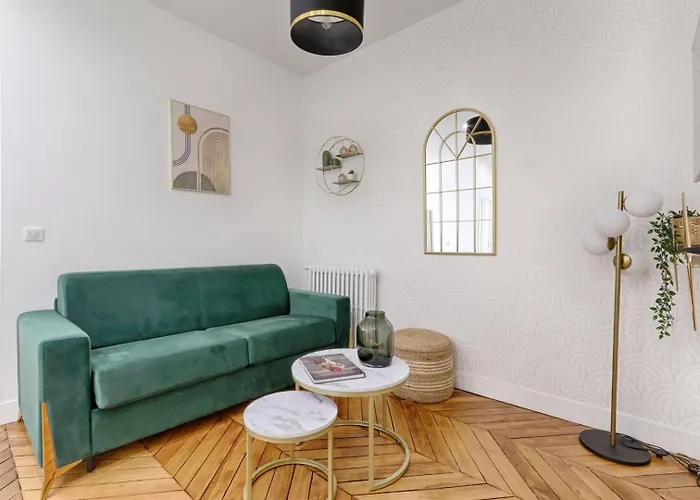 Convivialite Pour 8 Personnes - Parc Monceau